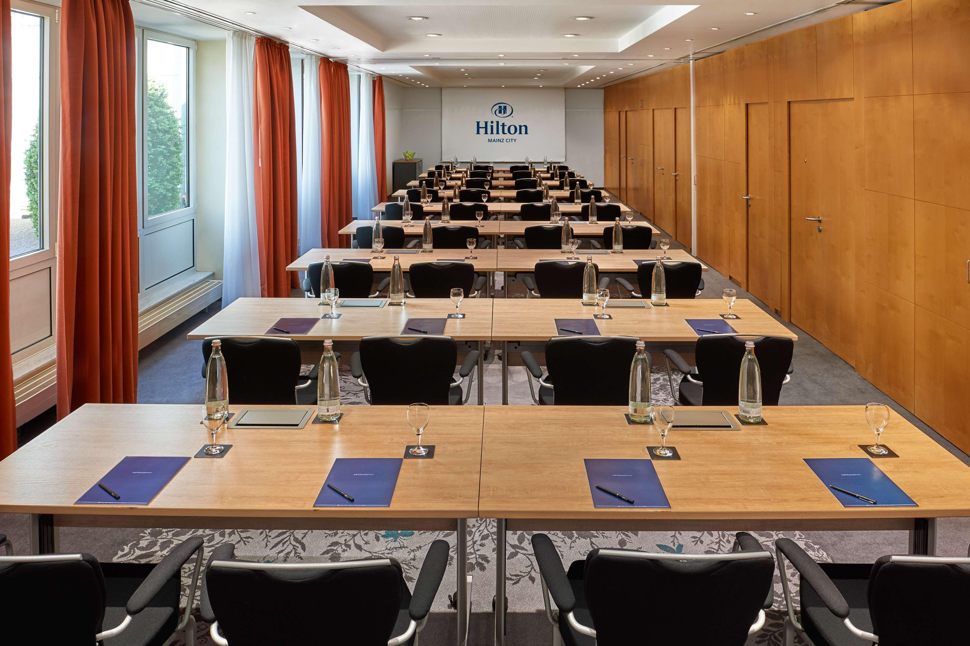 Hilton Mainz City Екстериор снимка