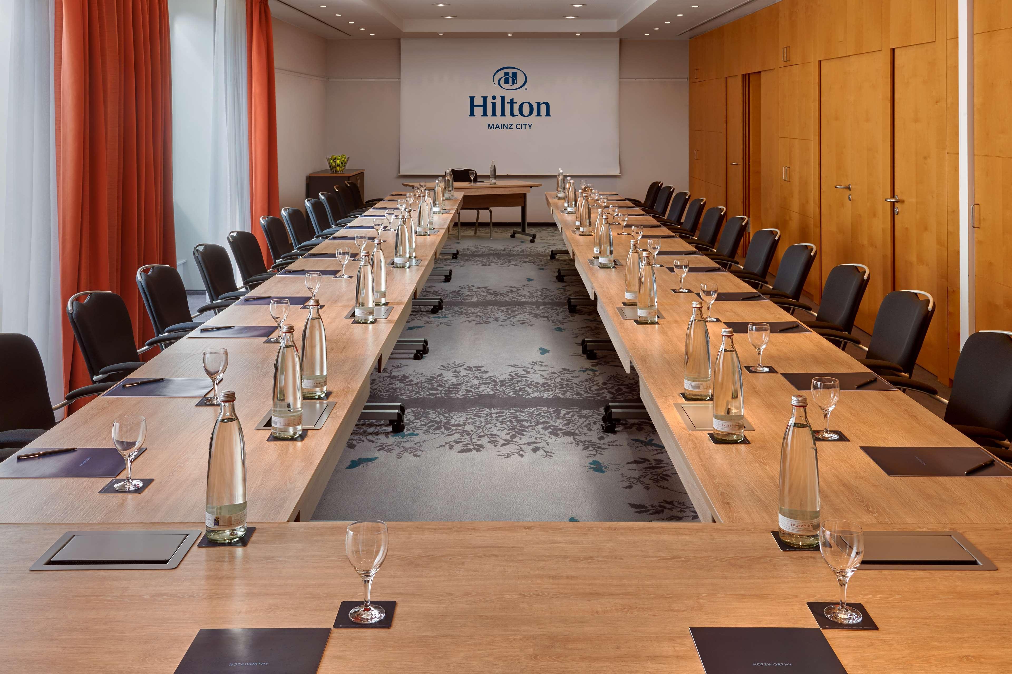 Hilton Mainz City Екстериор снимка